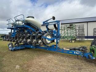 2010 Kinze 3660