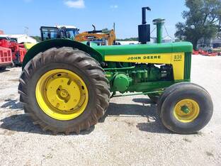 1959 John Deere 830