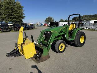 2001 John Deere 4200