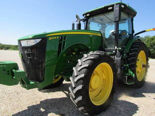2019 John Deere 8245R