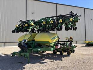 2010 John Deere DR24