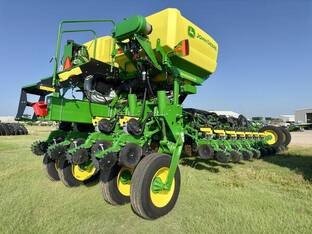 2024 John Deere 1775NT