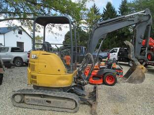 2000 John Deere 27ZTS