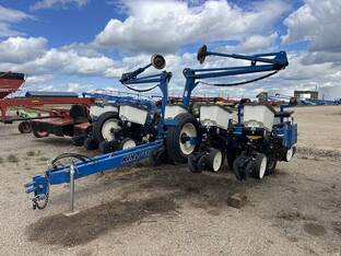 2013 Kinze 3200
