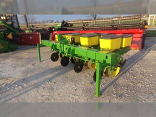 1983 John Deere 7100