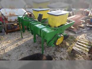 1982 John Deere 7100