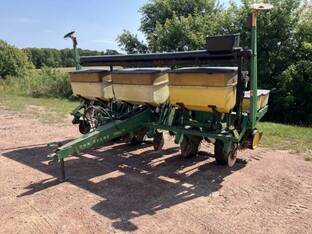 John Deere 7000
