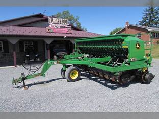 John Deere 1590