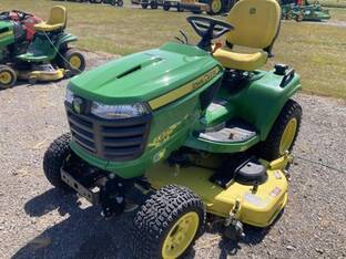 2022 John Deere X738