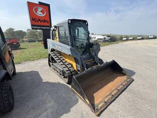 2011 John Deere 319D