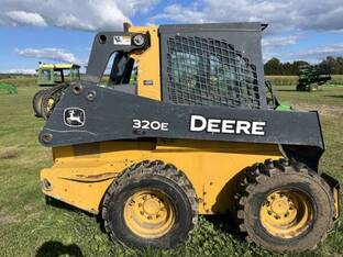 2016 John Deere 320E