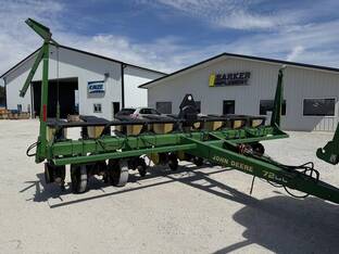 1989 John Deere 7200