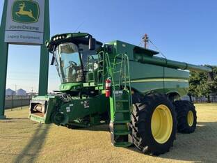 2021 John Deere S780