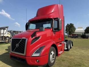 2021 Volvo VNR64T300