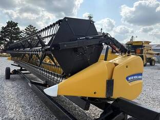 2016 New Holland 740CF-30