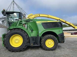 2022 John Deere 9700