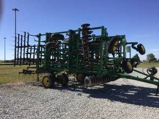 2007 John Deere 2310