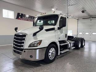 2020 Freightliner CASCADIA 126
