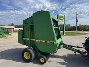 1997 John Deere 566