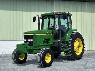 1999 John Deere 7410