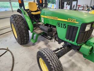 2003 John Deere 5220