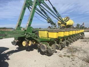 2004 John Deere 1770NT