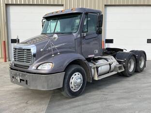 2005 Freightliner COLUMBIA 112
