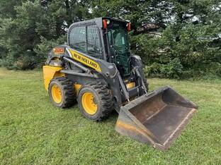 2014 New Holland L220
