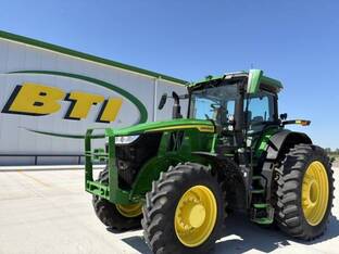 2023 John Deere 7R 230