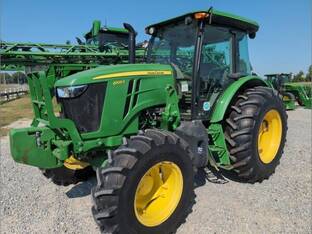 2019 John Deere 6105E