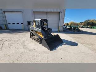 2013 John Deere 319D
