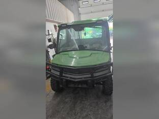 2019 John Deere xuv835r
