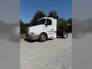 1997 Volvo VNL42T
