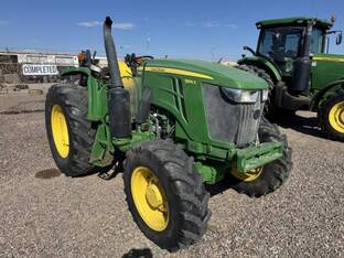 2020 John Deere 6105E