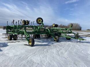 2014 John Deere 2210