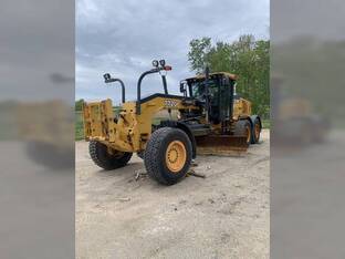 2014 John Deere 772GP