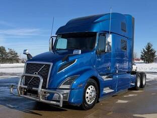 2022 Volvo VNL64T860