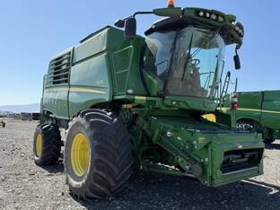 2017 John Deere T670