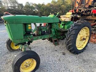 John Deere 3020