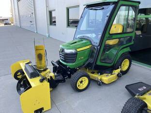 2023 John Deere X738