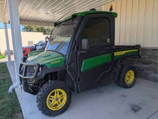 2023 John Deere XUV835R
