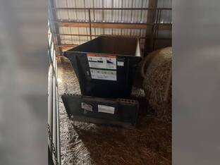 2023 Bobcat 10 DUMPING HOPPER