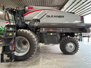 2014 Gleaner S68