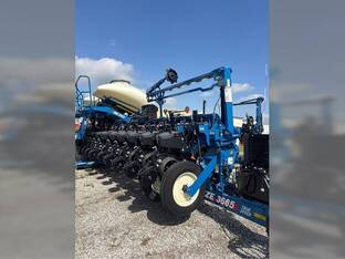 2024 Kinze 3665