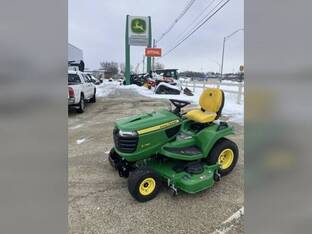 2023 John Deere X750