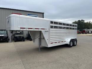 2013 Featherlite 8117 GN 6'7X16