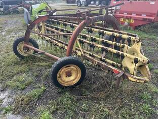 1980 New Holland ROLABAR 258
