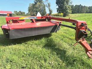 2011 New Holland H7330