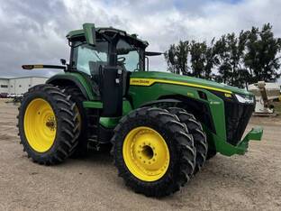 2023 John Deere 8R 370