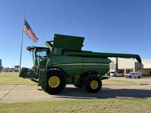 2023 John Deere S780